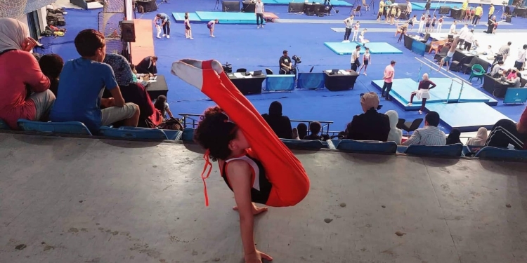 "رسامة.. بطل جمباز.. صوت حلو".. اتحاد أمهات مصر تكشف عن ثلاث نماذج موهوبين