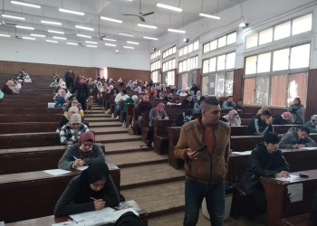 نائب رئيس جامعة الزقازيق: توفير بيئة آمنة للطلاب لأداء امتحانات الفصل الدراسي الأول