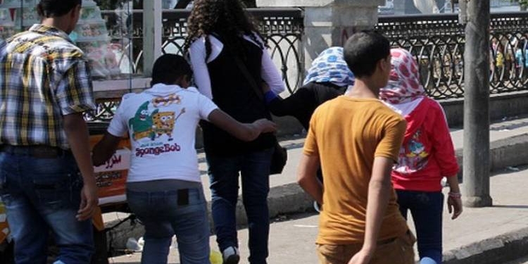 تفاصيل واقعة الاعتداء على طالبة وإصابتها بجرح قطعي في الوجه بالقاهرة