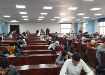 أعلنت جامعة الأزهر، اليوم /الأحد/، عن انطلاق امتحانات الفصل الدراسي الأولب مشاركة 365 ألف، حيث أنهت كافة الكليات استعدادها لبدء الامتحانات، كما واصلت الجامعات الحكومية، أداء امتحانات الفصل الدراسي الأول من العام الجامعي الحالي 2022/2023، وفقا للخريطة الزمنية التي حددها المجلس الأعلي للجامعات، وسط إجراءات إحترازية مكثفة، طبقا لضوابط وزارة التعليم العالي والبحث العلمي .
