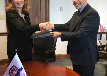 جامعتا الفجيرة الإماراتية و اكزافير الأمريكية توقعان إتفاقية تعاون في مجال التمريض