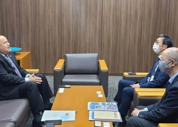 سفير اليمن في اليابان يبحث إمكانية زيادة المنح الدراسية لليمنيين في طوكيو