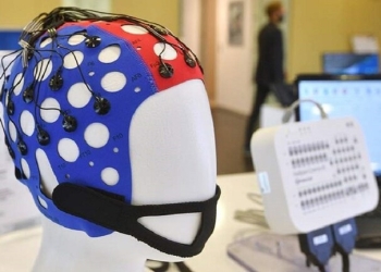 علماء في جامعة ساراتوف الروسية يبتكرون قبعة "ذكية" لعلاج أمراض الدماغ