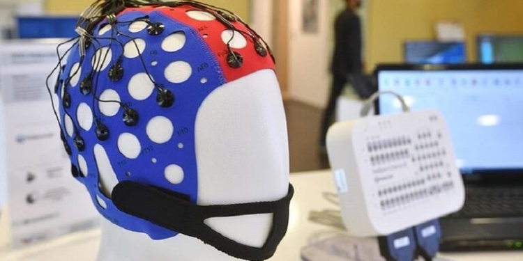 علماء في جامعة ساراتوف الروسية يبتكرون قبعة "ذكية" لعلاج أمراض الدماغ