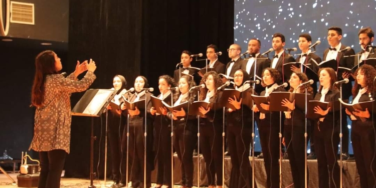 بعد تألقهم أمام الرئيس السيسي.. كورال كلية التربية الموسيقية جامعة حلوان يتألقون فى برنامج إعداد القائد العربي بالأقصر