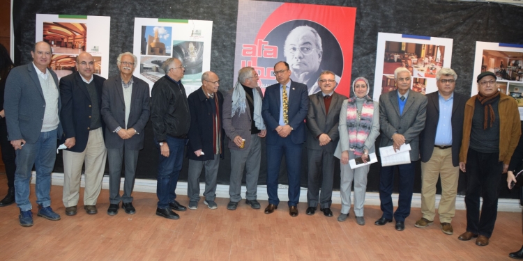 رئيس جامعة حلوان يفتتح معرض مسيرة عطا