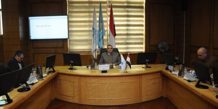 رئيس جامعة كفرالشيخ يوجه عمداء الكليات والمعاهد بمتابعة انتظام الدراسة