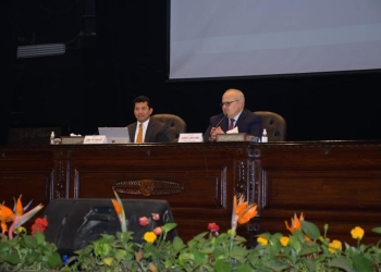 وزير الشباب ورئيس جامعة القاهرة في حوار مفتوح مع طلاب الجامعة