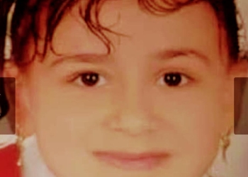 أخفى جثتها داخل غرفة للصرف الصحي.. إحالة أوراق المتهم بقتل الطفلة جنى للمفتي