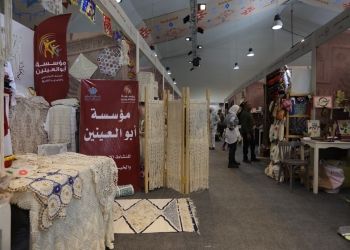 مؤسسة ابو العينين تشارك فى معرض ديارنا للحرف اليدوية
