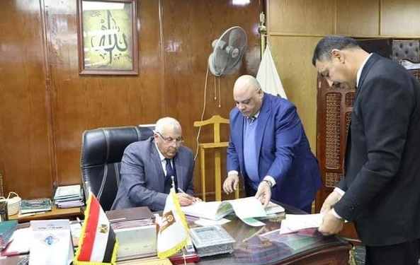  بنسبة نجاح ٩٥٪.. محافظ الوادي الجديد يعتمد نتيجة الشهادة الإعدادية