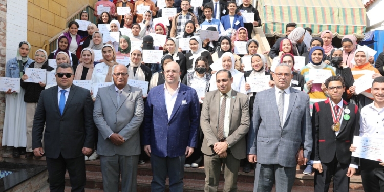 55 مشروع البحث العلمي لـ 75 طالب.. محافظ بني سويف يفتتح معرض العلوم والهندسة