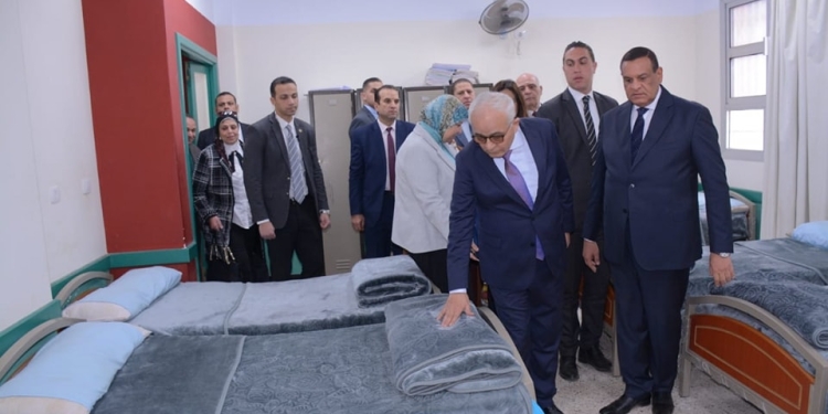 «حجازي» يتفقد عددًا من المدارس بمدينة العاشر من رمضان اليوم