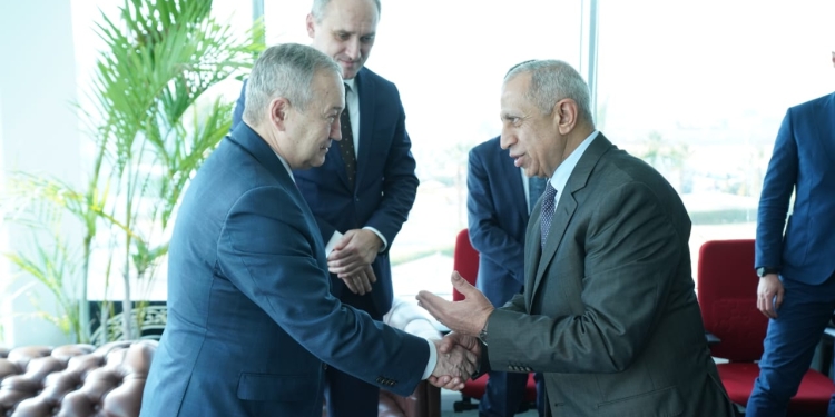 سفير بيلاروسيا يزور فرع الأكاديمية بالقرية الذكية