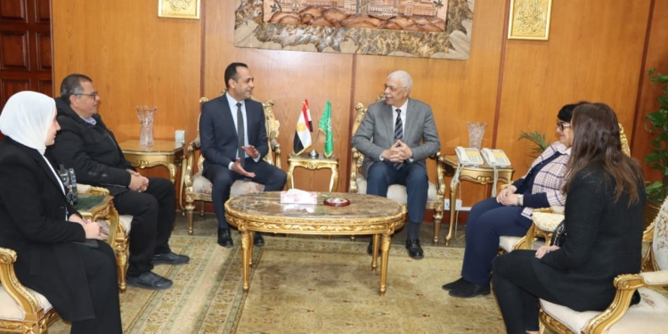 رئيس جامعة المنوفية: توفير الأجهزة الحركية والبصرية والسمعية لخدمة ذوى الاحتياجات الخاصة