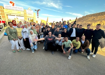 جامعة الزقازيق تشارك بوفد طلابي في رحلة " إعرف بلدك" إلي مدينتي الأقصر وأسوان