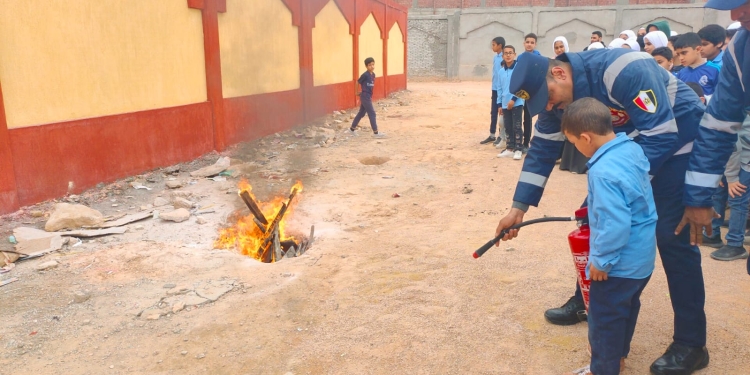 مطروح الأزهرية :إجراء تجربة محاكاة الإخلاء الآمن ومكافحة الحريق