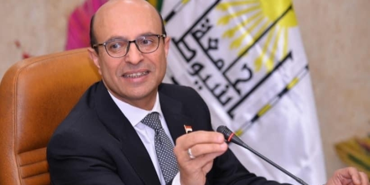 الدكتور أحمد المنشاوي رئيس جامعة أسيوط