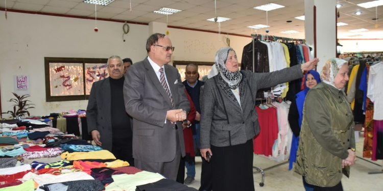 جامعة القاهرة تواصل تنظيم أكبر سلسلة من معارض الملابس بأسعار رمزية للطلاب