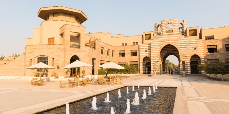 التظاهرات تجتاح الجامعة الأمريكية في مصر بسبب المصروفات الدراسية