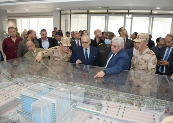 رئيس جامعة القاهرة يستعرض الإنجازات والأنشطة والفعاليات خلال الفصل الدراسي الأول