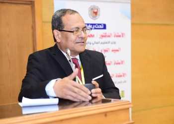 الدكتور مصطفى عبدالخالق رئيس جامعة سوهاج