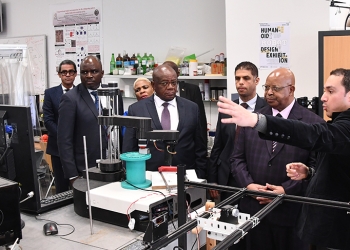 رئيس برلمان زيمبابوى : الجامعة الألمانية بالقاهرة الأولى بأفريقيا بها مجمع صناعي