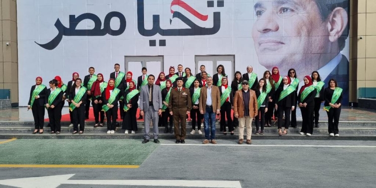 طلاب جامعة القاهرة في زيارة لمعرض القاهرة الدولي للكتاب
