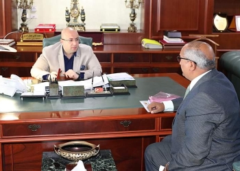 في أول أيام الترم الثاني.. محافظ بني سويف يطمئن على انتظام سير الدراسة