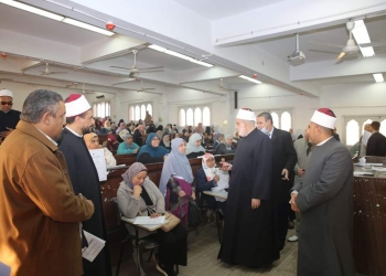 ﻿في جولة مفاجئة.. وكيل الأزهر يتابع اختبارات رواق العلوم الشرعية والعربية بالقاهرة والجيزة