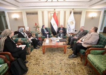 وزيرا التعليم العالي والبيئة يناقشان دعم سبل التعاون بين الوزارتين