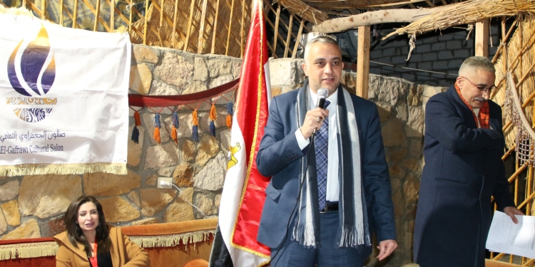 مُمثٍّل مؤسسي إتحاد الأثريين المصريين يبرز توصيات المؤتمر الدولي الثاني لإتحاد الأثريين بالواحات البحرية