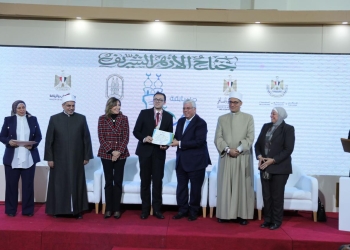 وزير التعليم العالي يكرم طلاب الجامعات والمعاهد الفائزين في مسابقة “معًا”