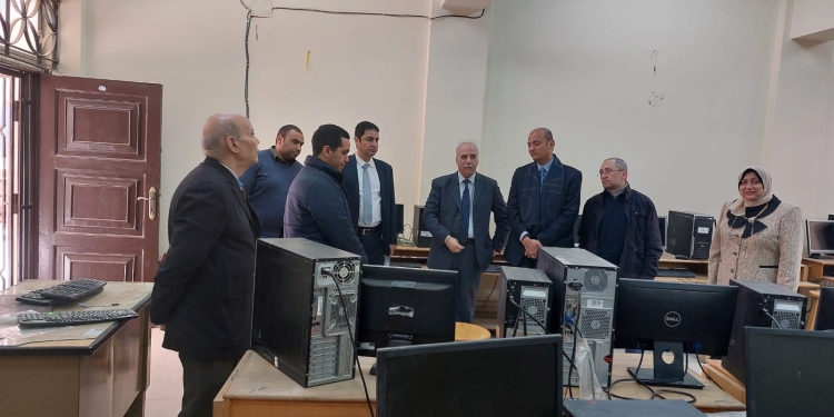 كلية الصيدلة جامعة حلوان تستقبل وفد وحدة إدارة مشروعات تطوير التعليم العالي