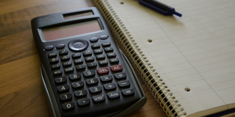 تعليم القاهرة تقرر عدم استخدام الآلة الحاسبة للطلاب الخامس الإبتدائى