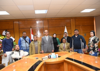 رئيس جامعة أسيوط يستقبل وفد من ممثلى ذوى الهمم