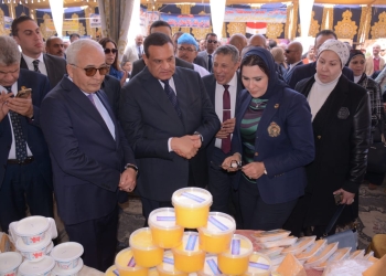 بالصور.. منتجات المدارس الفنية تشارك في معرض أهلا رمضان بأسعار مخفضة