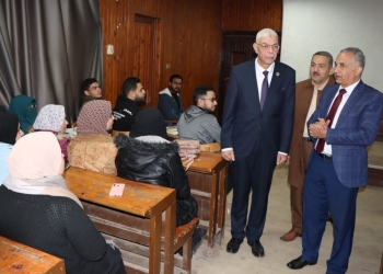 رئيس جامعة المنوفية يتابع انتظام العملية التعليمية للفصل الدراسي الأول بالكليات