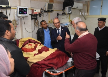 اختلال توازنها .. سقوط موظفة من الدور الثالث بجامعة أسيوط  