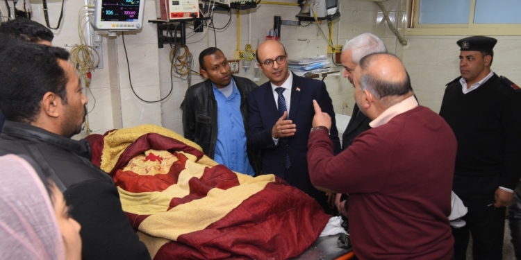 اختلال توازنها .. سقوط موظفة من الدور الثالث بجامعة أسيوط