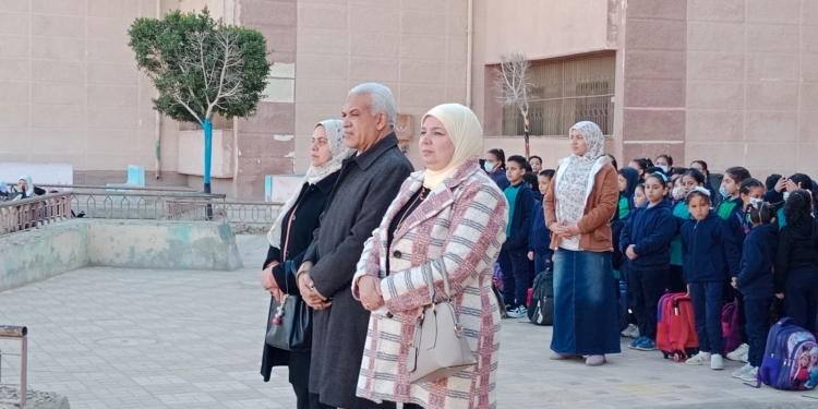 وكيل التعليم بالقاهرة يوجه بالبدء في توزيع الكتب المدرسية