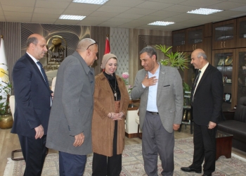 رئيس جامعة أسيوط تشيد بدور جهاز الخدمات العامة فى كثير من المجالات داخل الجامعة