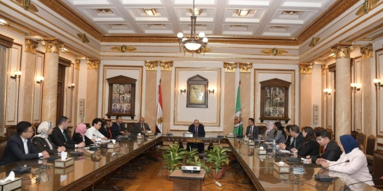 الخشت يعقد لقاء مفتوحا مع مجلس اتحاد طلاب جامعة القاهرة بتشكيله الجديد