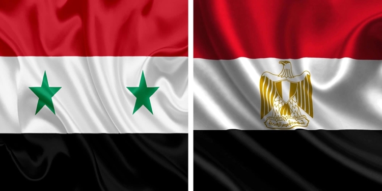 وصول سفينة إمداد تابعة للقوات البحرية المصرية محملة بمئات الأطنان من المساعدات للاذقية