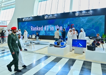 جامعة خليفة الإماراتية تستعرض مجموعة من الابتكارات التكنولوجية خلال "آيدكس 2023"