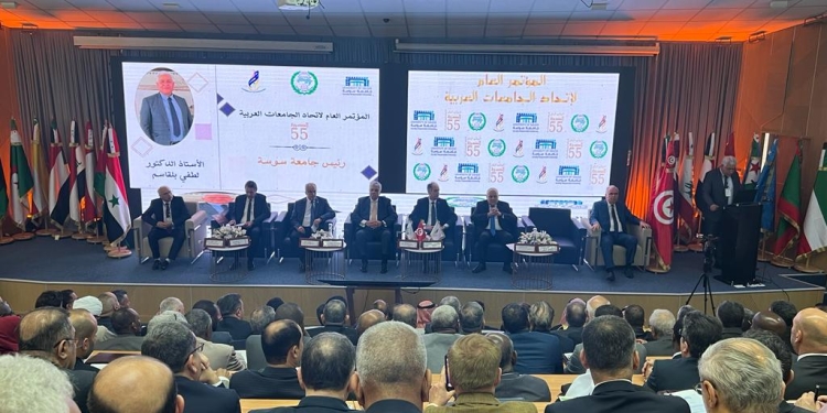 وزير التعليم العالي خلال كلمته بمؤتمر اتحاد الجامعات العربية:   لا بديل عن الاستثمار في البنية التحتية الرقمية