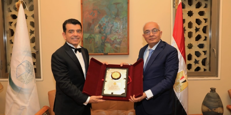 وزير التربية والتعليم يبحث مع مدير عام الإيسيسكو تعزيز التعاون وتطوير قدرات المعلمين