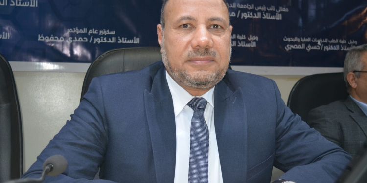 نائب رئيس جامعة الأزهر يشهد افتتاح الندوة التوعوية عن ريادة الأعمال ونشاط حاضنة "رواق" أسيوط بكلية الطب