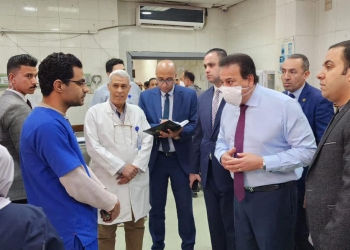 تسريب مياه وتكدس وقمامة.. وزير الصحة يحيل مسئولي مستشفى السلام التخصصي للتحقيق