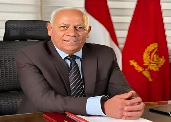 حقيقة إجبار أولياء الأمور على شراء ملفات التقديم بالمدارس لأبنائهم